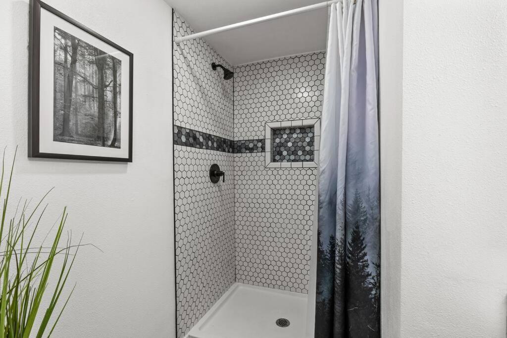 Pacific Nw Gem W/Hot-Tub 15 Minutes Airport. Apartment Auburn Ngoại thất bức ảnh